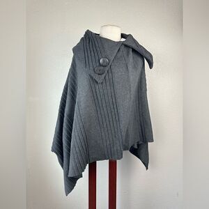 NWT LeNoda Women’s Poncho Sweater
